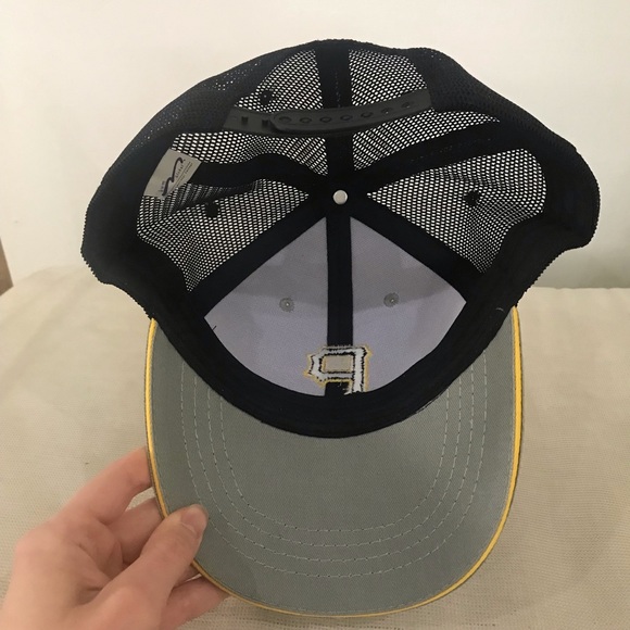 NWOT Pittsburgh Pirates MLB SnapBack Hat w Mesh - Picture 7 of 9